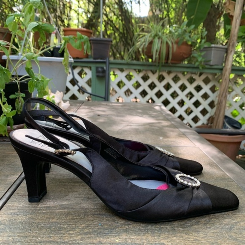 Mootsies Tootsies Black Kitten Heels | 9